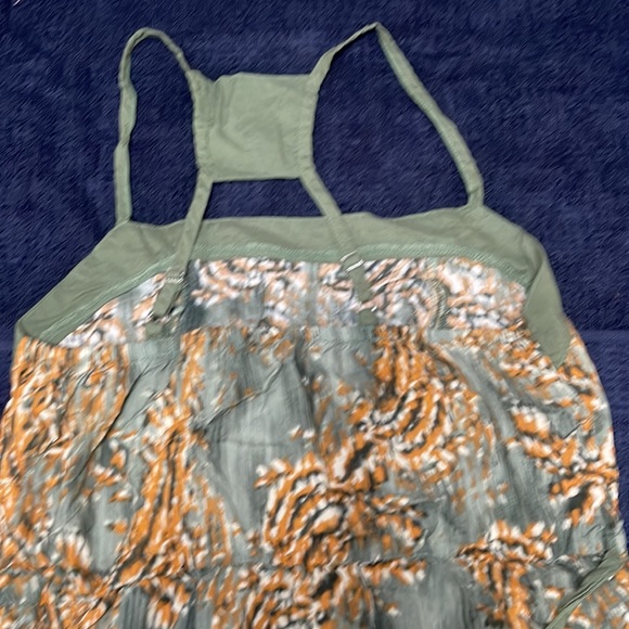 Halter top - Picture 2 of 11